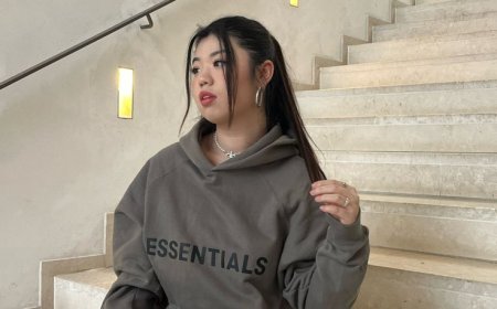The Essential Hoodie: A Simple Yet Stylish Choice