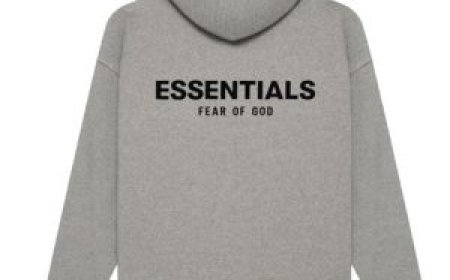 Discover the Everyday Comfort of the Essentials Hoodie