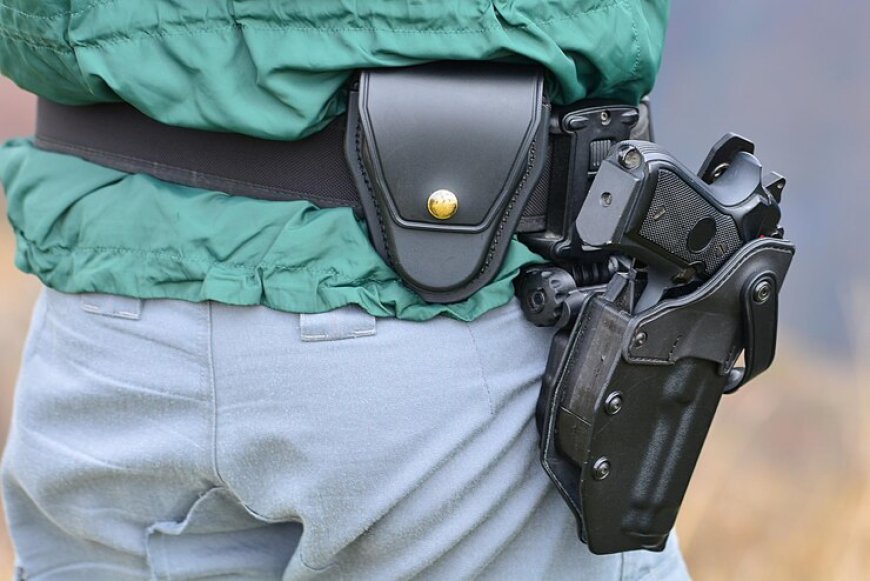 Choosing the Right Leg Pistol Holster & Gas Gun for Personal Defense in South Africa