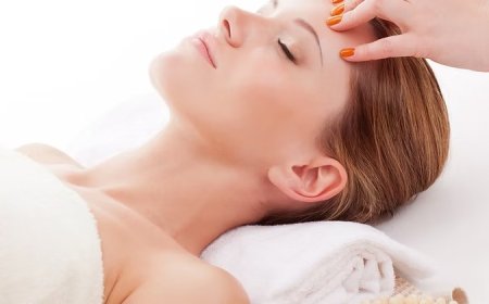 What Is Abhyanga Massage and Why Should You Try It?