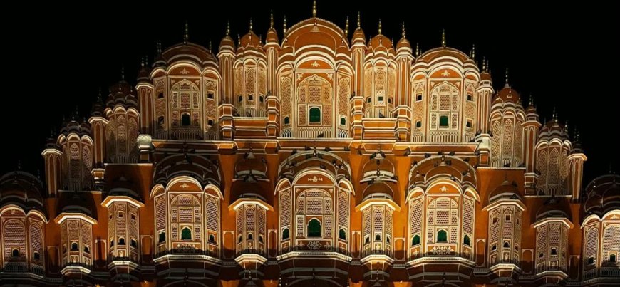 Explore the Royal Beauty of Hawa Mahal Jaipur in Rajasthan